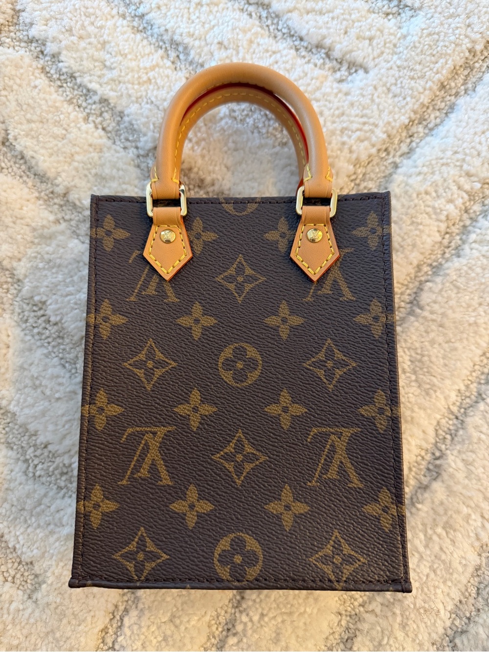 SOLD 🤗 Louis Vuitton Monogram Petit Sac Plat - Picture 8 of 10